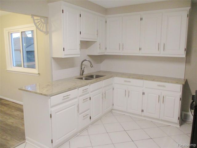 17771 Wexford Street, Roseville, MI 48066