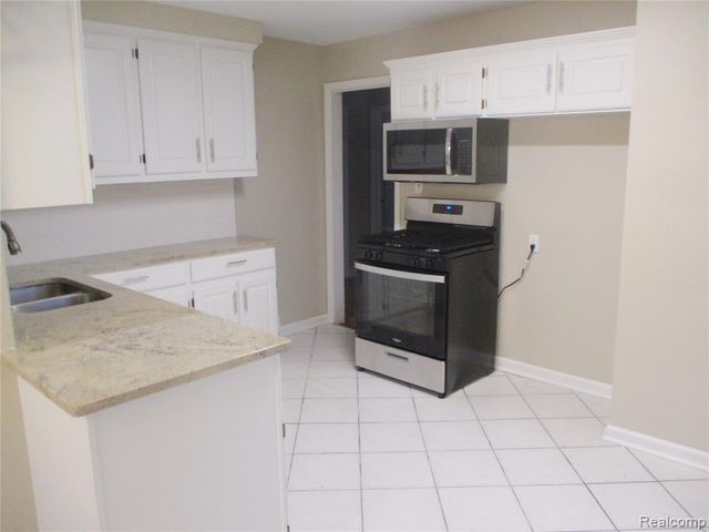 17771 Wexford Street, Roseville, MI 48066
