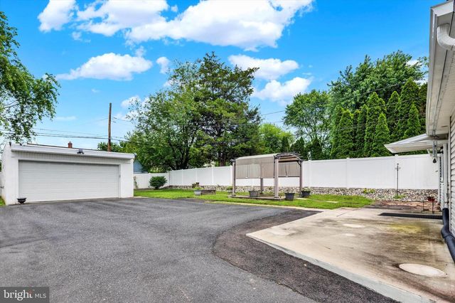 369 W KING ST, Pottstown, PA 19464