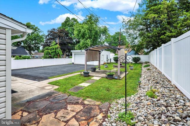 369 W KING ST, Pottstown, PA 19464