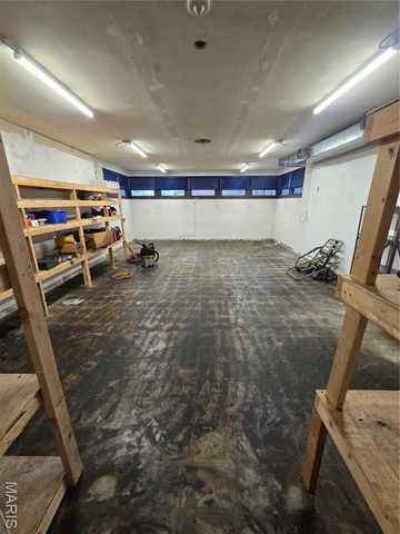 1955 Washington Street, Florissant, MO 63033