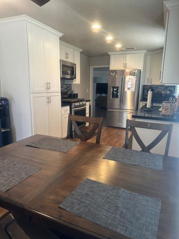 5545 E Washington Avenue, Fresno, CA 93727