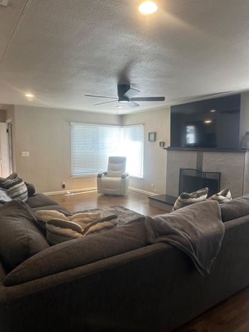 5545 E Washington Avenue, Fresno, CA 93727