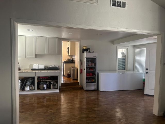 5545 E Washington Avenue, Fresno, CA 93727