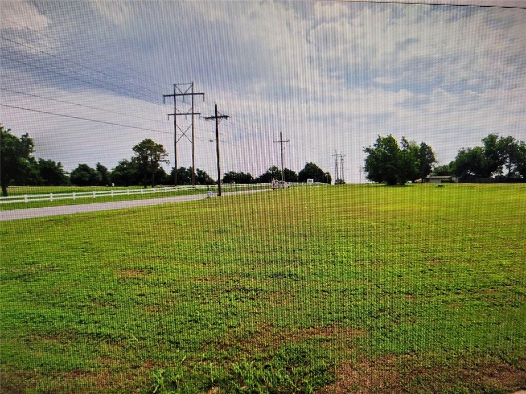 3201 Pondridge Road, Chickasha, OK 73018