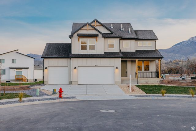 5233 S PARAMOUNT DR, Riverdale, UT 84405