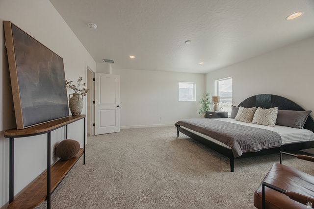 5233 S PARAMOUNT DR, Riverdale, UT 84405