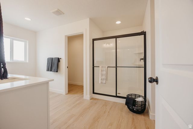 5233 S PARAMOUNT DR, Riverdale, UT 84405