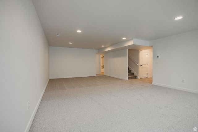 5233 S PARAMOUNT DR, Riverdale, UT 84405