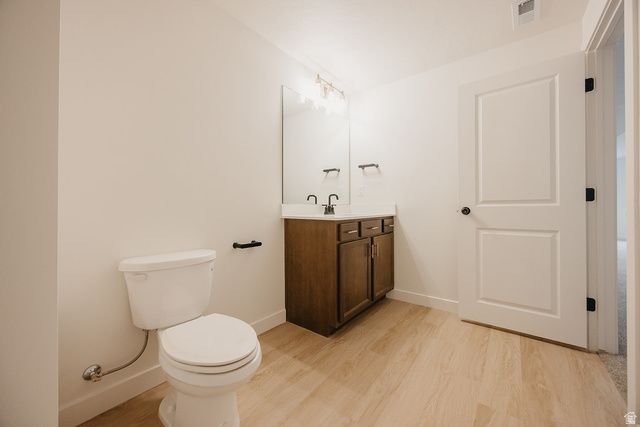 5233 S PARAMOUNT DR, Riverdale, UT 84405