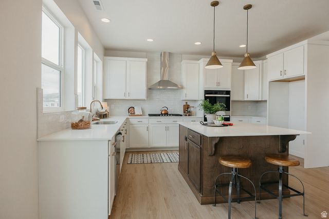 5233 S PARAMOUNT DR, Riverdale, UT 84405