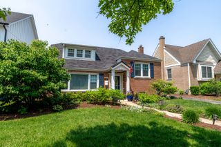 392 S HAWTHORNE Avenue, Elmhurst, IL 60126