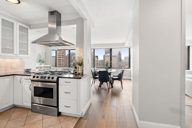 65 East India Row 26H, Boston, MA 02110