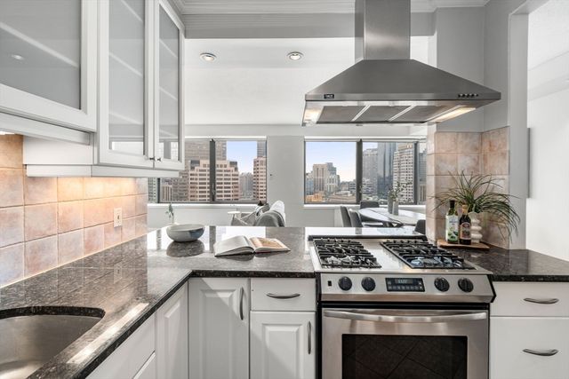 65 East India Row 26H, Boston, MA 02110