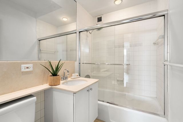 65 East India Row 26H, Boston, MA 02110