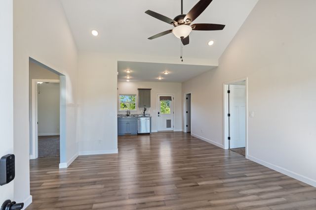 1274 Oak Grove Rd, Dickson, TN 37055