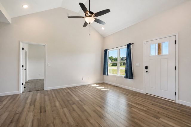 1274 Oak Grove Rd, Dickson, TN 37055