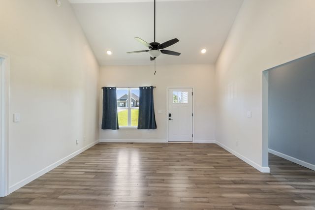 1274 Oak Grove Rd, Dickson, TN 37055