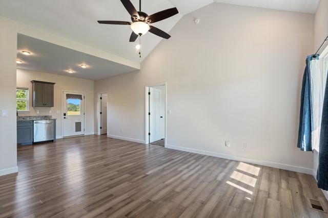 1274 Oak Grove Rd, Dickson, TN 37055