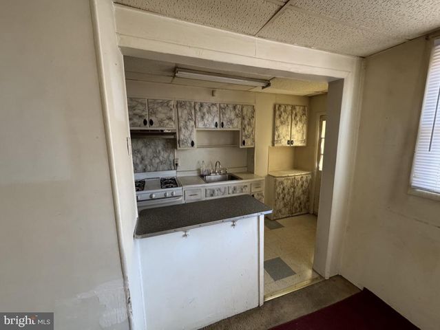 660 COPLEY RD, Upper Darby, PA 19082