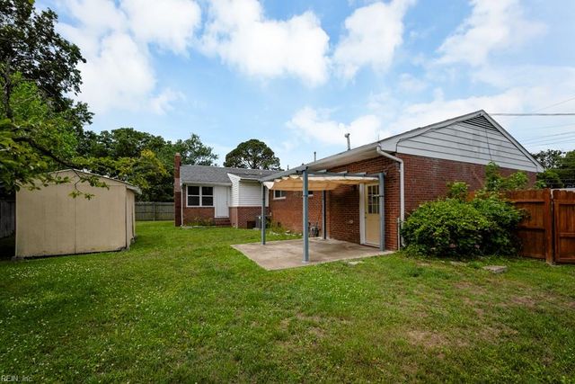 8304 Halprin DR, Norfolk, VA 23518