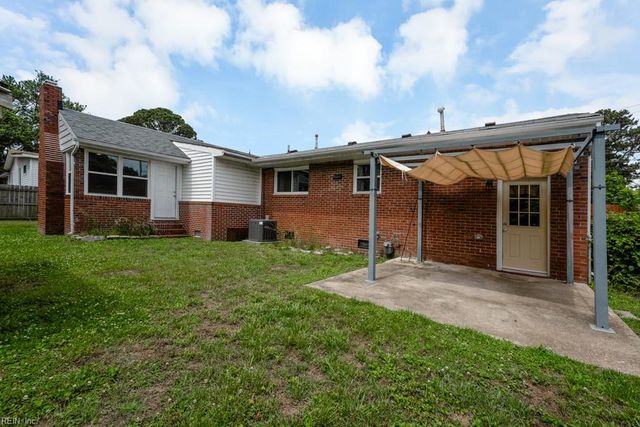 8304 Halprin DR, Norfolk, VA 23518