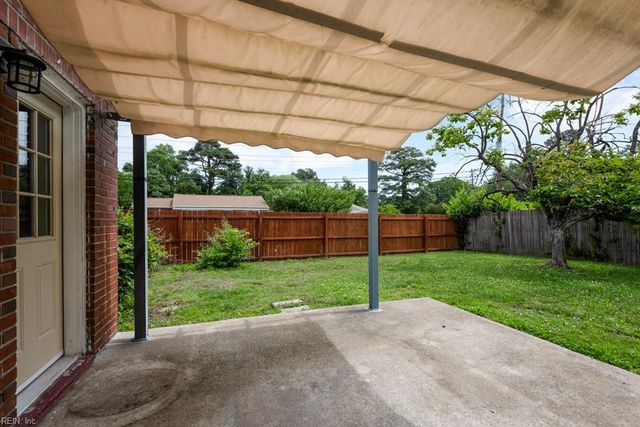 8304 Halprin DR, Norfolk, VA 23518