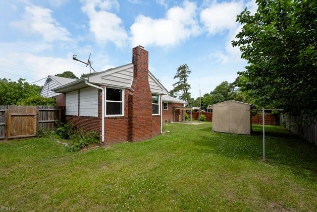 8304 Halprin DR, Norfolk, VA 23518