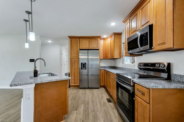 8304 Halprin DR, Norfolk, VA 23518