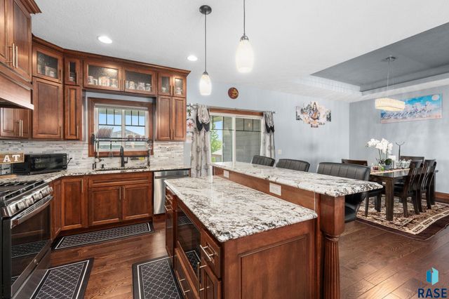 1720 N Paddington Trl Trail, Sioux Falls, SD 57110