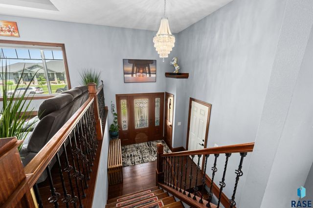 1720 N Paddington Trl Trail, Sioux Falls, SD 57110
