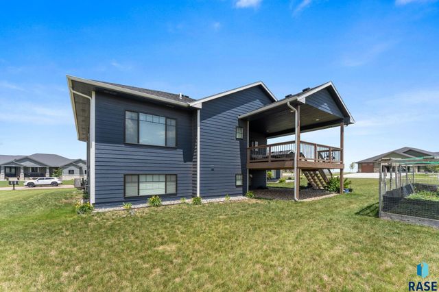 1720 N Paddington Trl Trail, Sioux Falls, SD 57110