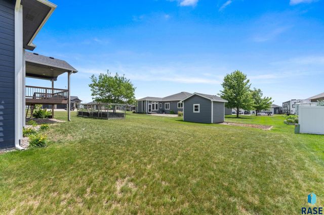 1720 N Paddington Trl Trail, Sioux Falls, SD 57110