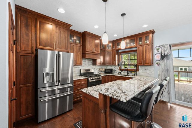 1720 N Paddington Trl Trail, Sioux Falls, SD 57110