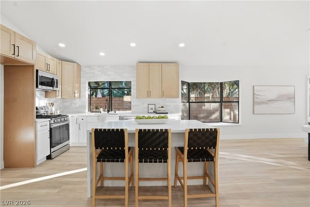 5401 Painted Sunrise Drive, Las Vegas, NV 89149