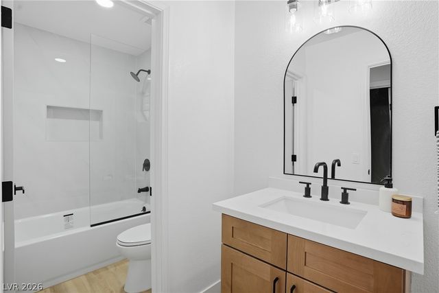 5401 Painted Sunrise Drive, Las Vegas, NV 89149