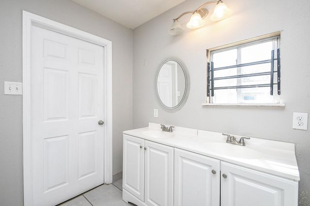 5522 Bunte Street, Houston, TX 77026