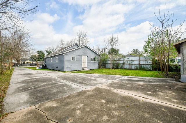 5522 Bunte Street, Houston, TX 77026