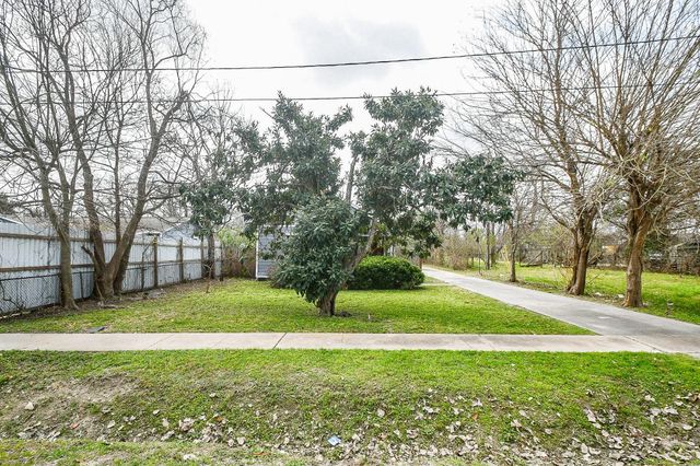 5522 Bunte Street, Houston, TX 77026