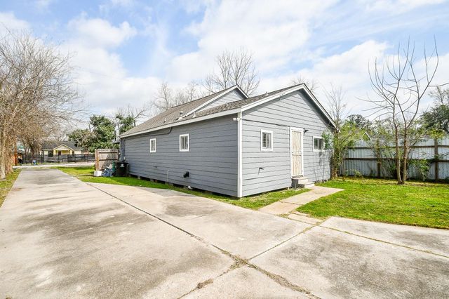 5522 Bunte Street, Houston, TX 77026