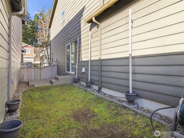 3657 London Loop NE, Lacey, WA 98516