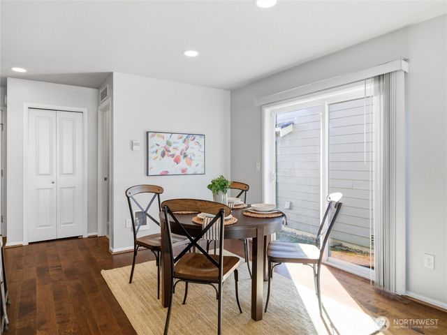 3657 London Loop NE, Lacey, WA 98516