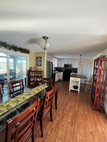 33 Lincoln Circle, Wallkill, NY 12589