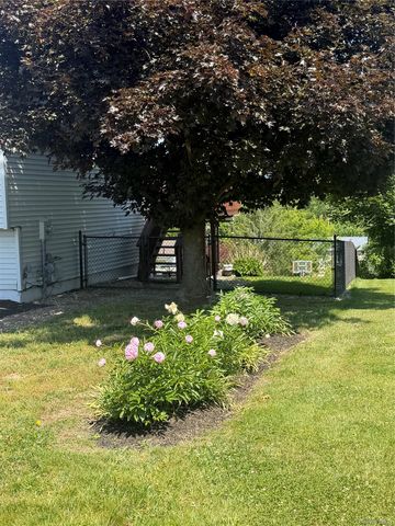33 Lincoln Circle, Wallkill, NY 12589