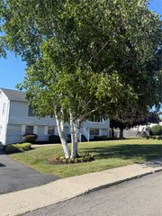 33 Lincoln Circle, Wallkill, NY 12589