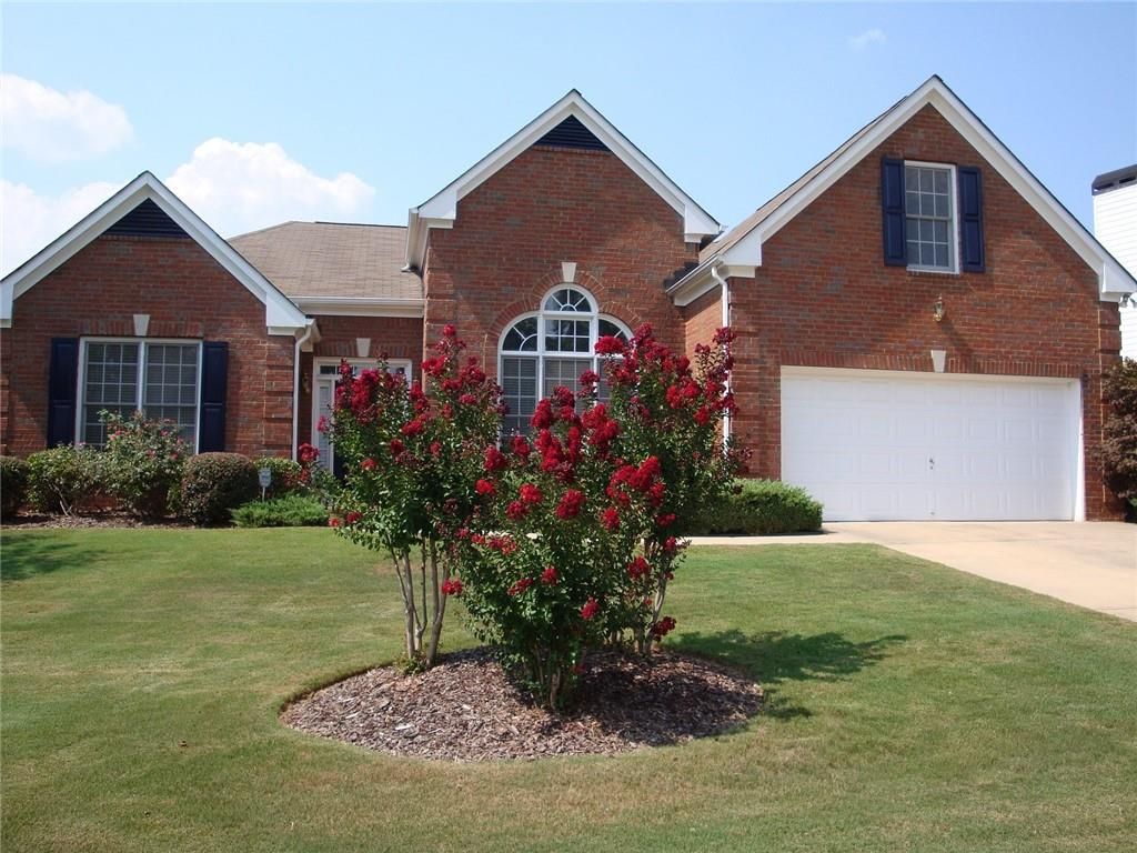Image 1 of property listing at 6231 Mountain Ridge Circle, Sugar Hill, GA 30518