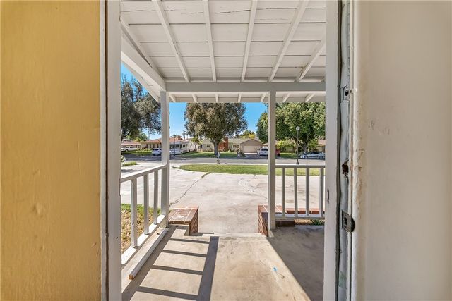 9684 Sharon, Riverside, CA 92503