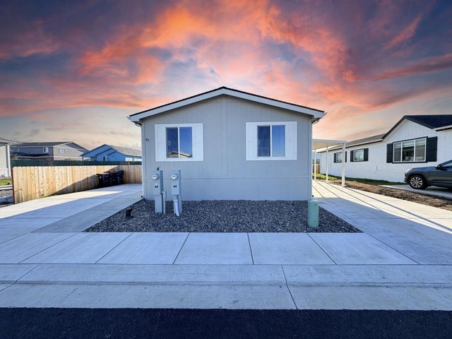 3966 S Pacific Highway 81, Medford, OR 97501