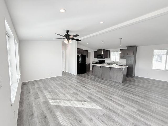 3966 S Pacific Highway 81, Medford, OR 97501