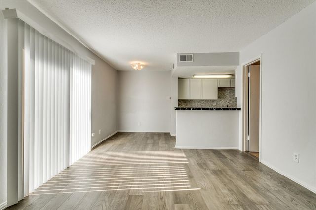 4044 Buena Vista Street 206, Dallas, TX 75204